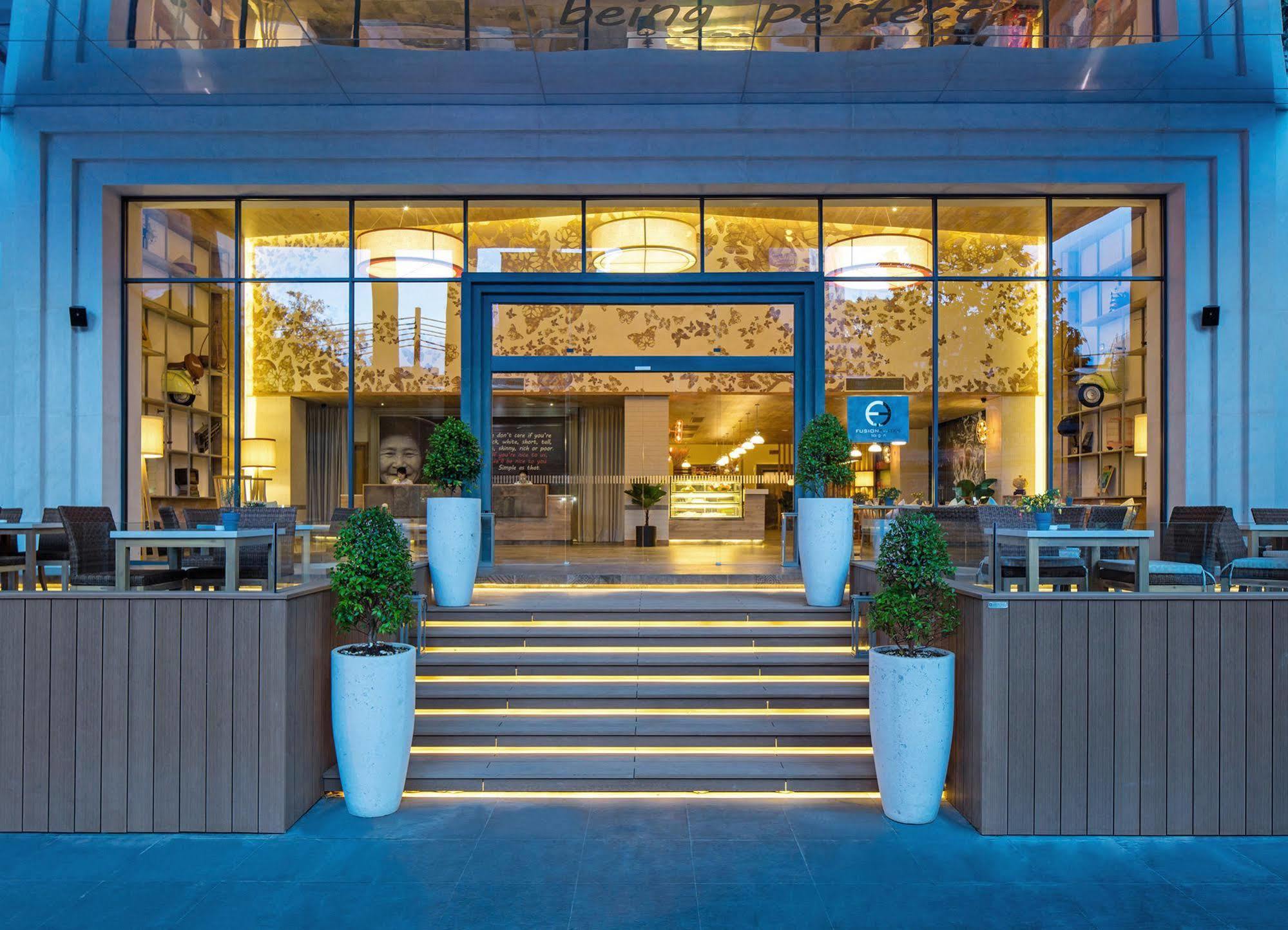 فندق مدينة هوشي منهفي  فيوجين سويتس سايغون المظهر الخارجي الصورة